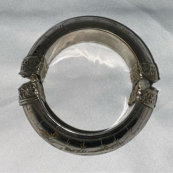 VTG SILVER TONE METAL OVER BRASS ETCHED NEPALESE BANGLE BRACELET HINGE CLASP - Picture 8 of 13